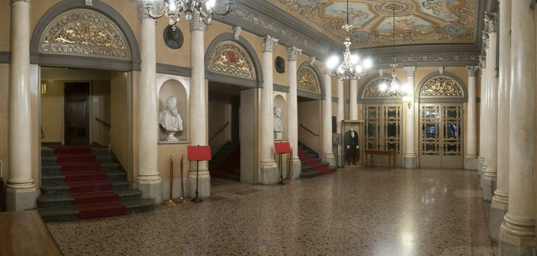 Piacenza, Teatro Municipale, foyer (foto Andrea Scardova, IBC) 2016